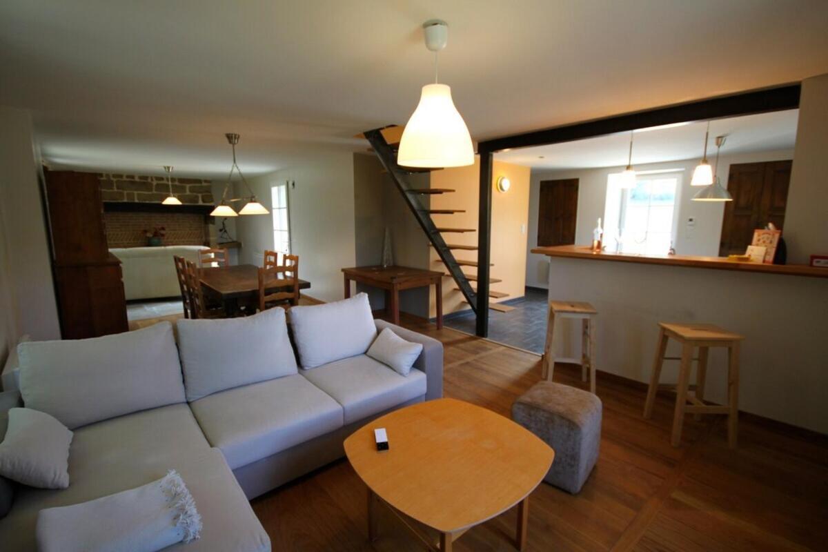 Maison De A Holiday home Lissac-sur-Couze